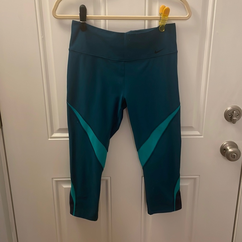 Nike dry fit cropped legging